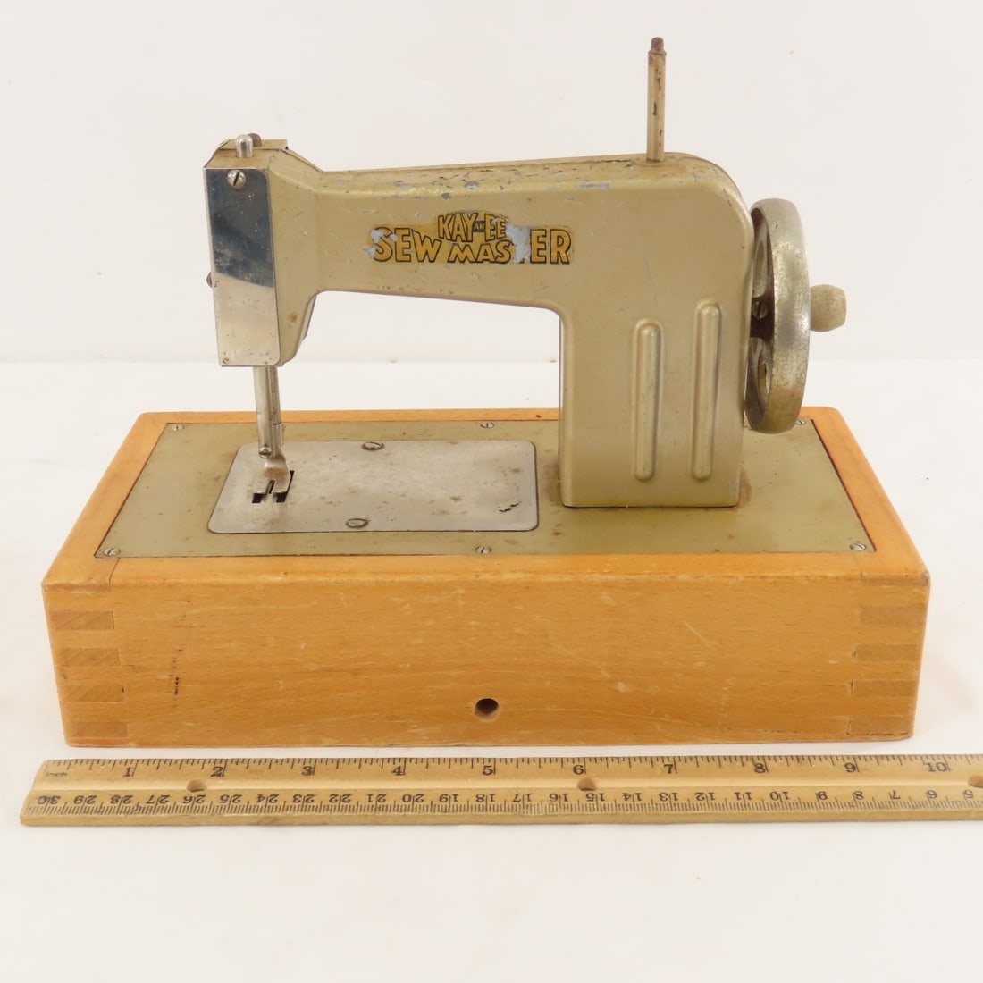 KAYanEE Sew Master Child's Sewing Machine - 2