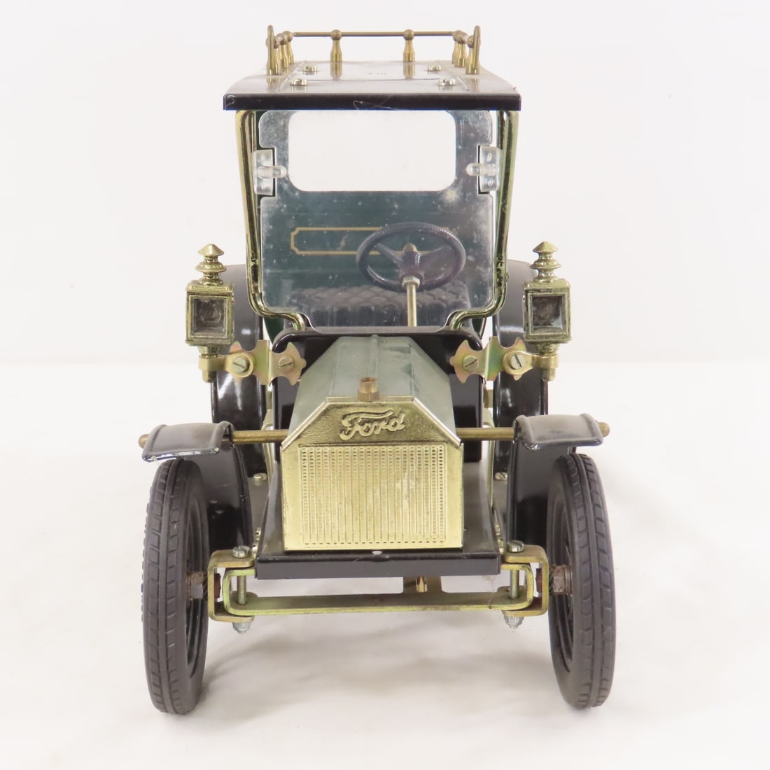 Ipswich Ford Model T Oak Grove Dairy Truck - 8