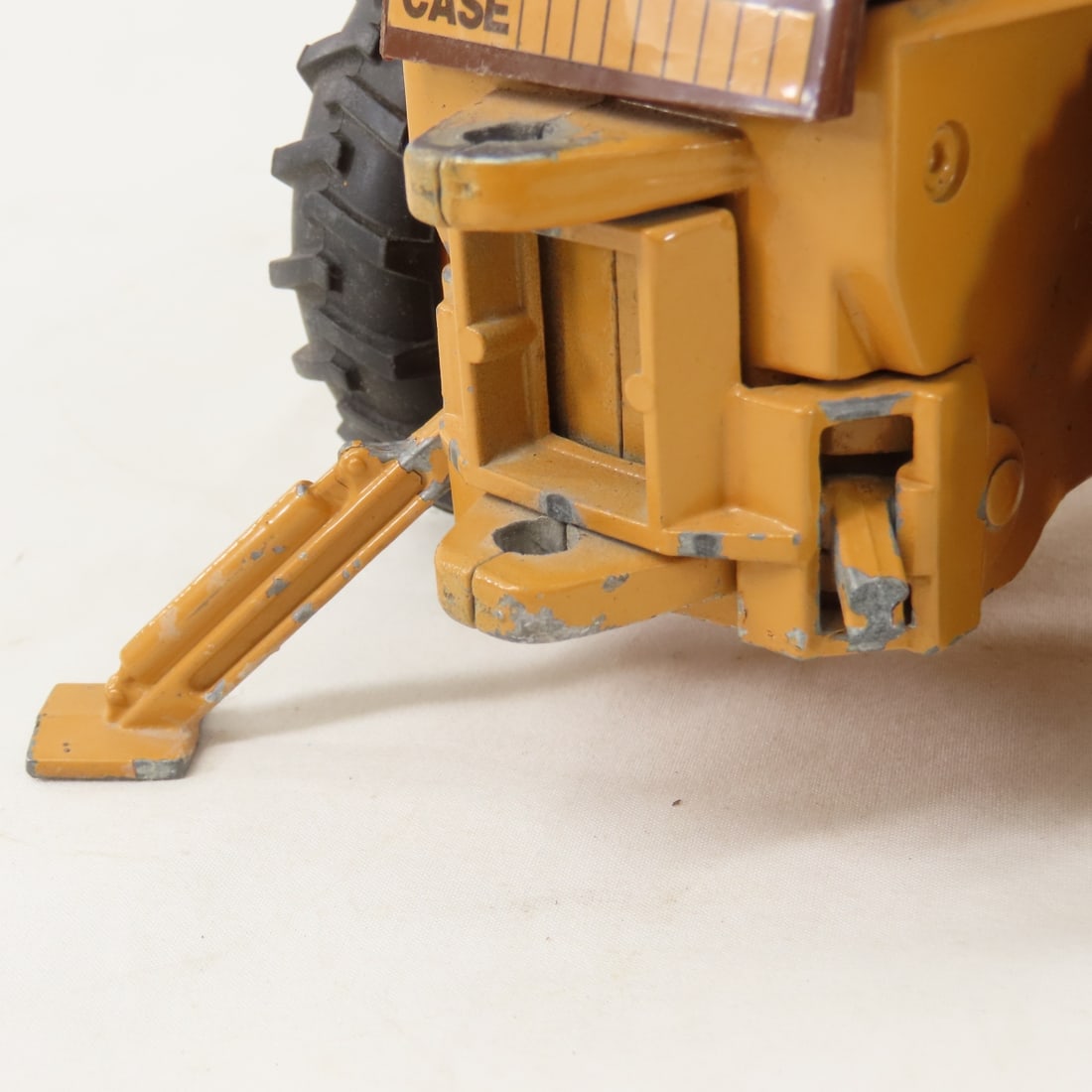ERTL Case 580E Construction King Front Loader - 13