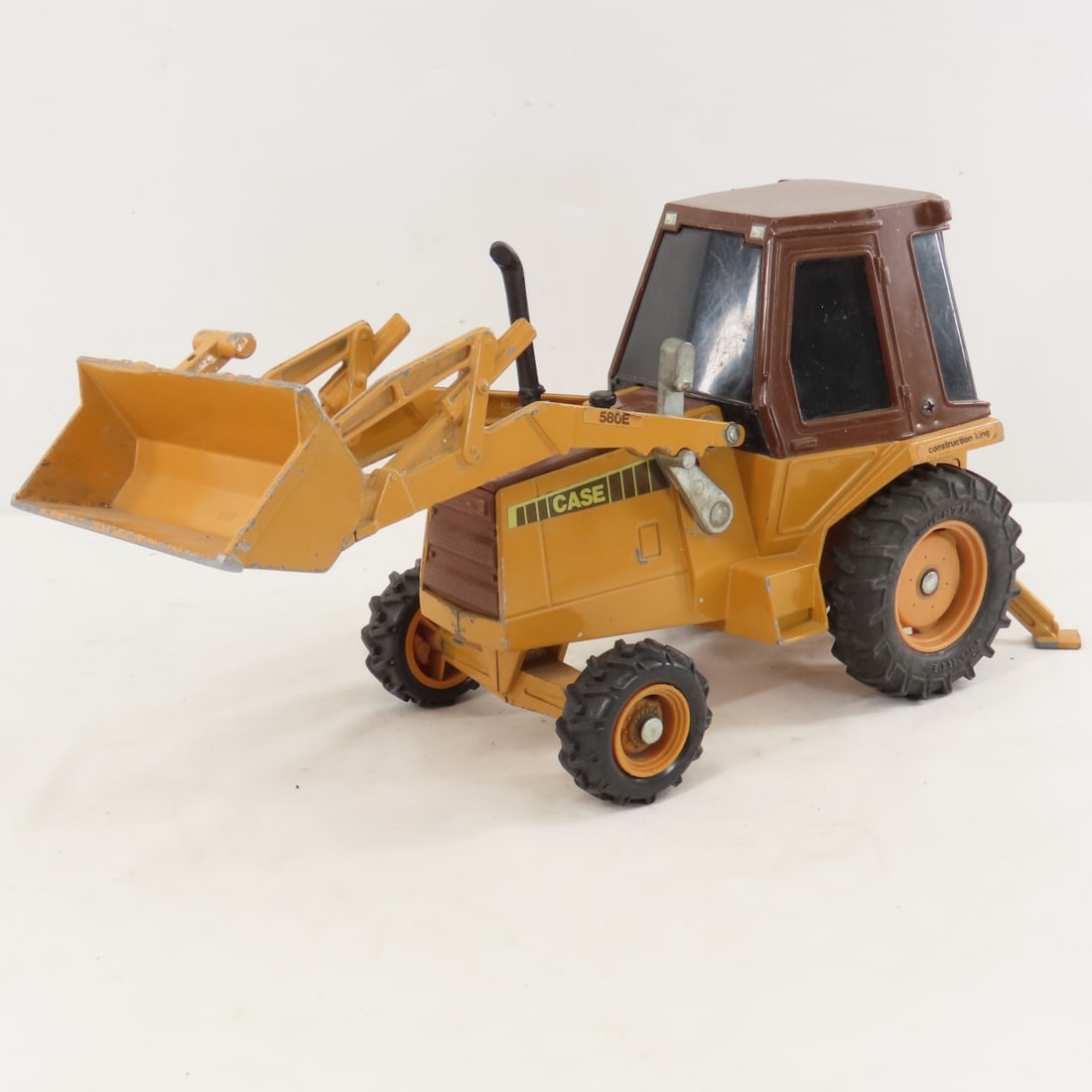 ERTL Case 580E Construction King Front Loader - 9