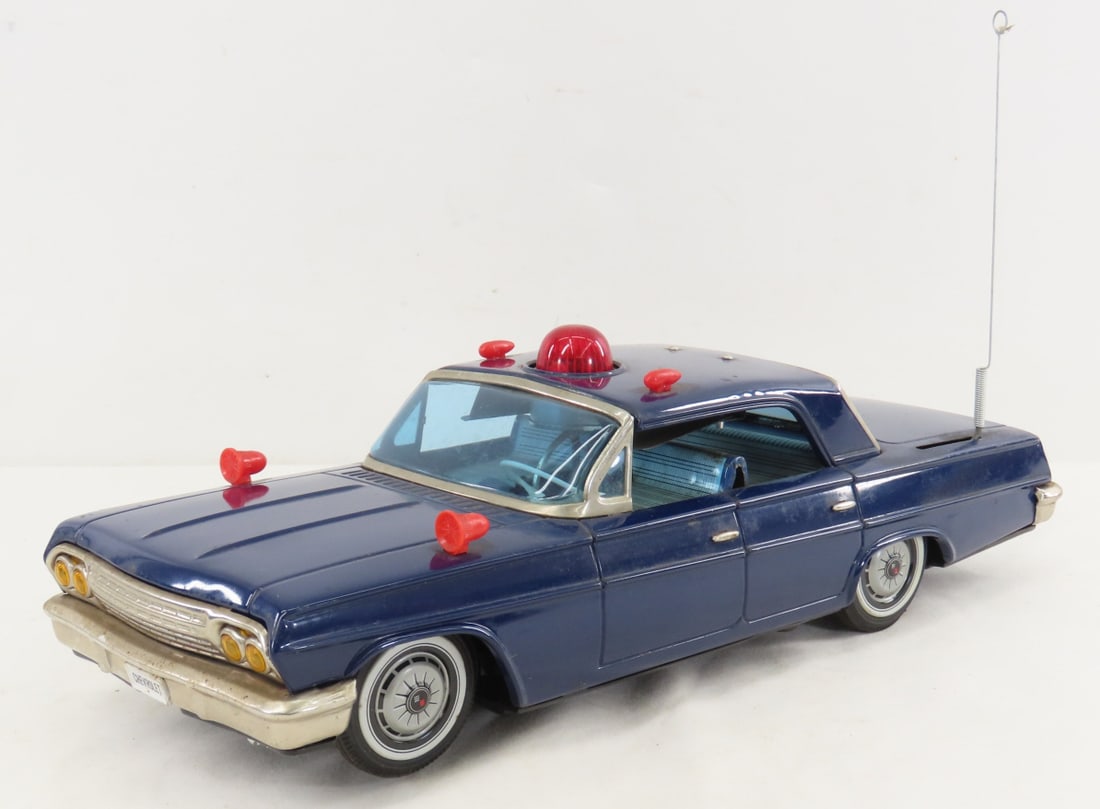 1960s Spesco 007 Unmarked Secret Agents Car: 1960s Spesco 007 Unmarked Secret Agents Car - battery operated- not working, by Yonezawa Japan. LOT SIZE: 15x6x5" 2 LBS All information and photos, which are part of the description, are intended to