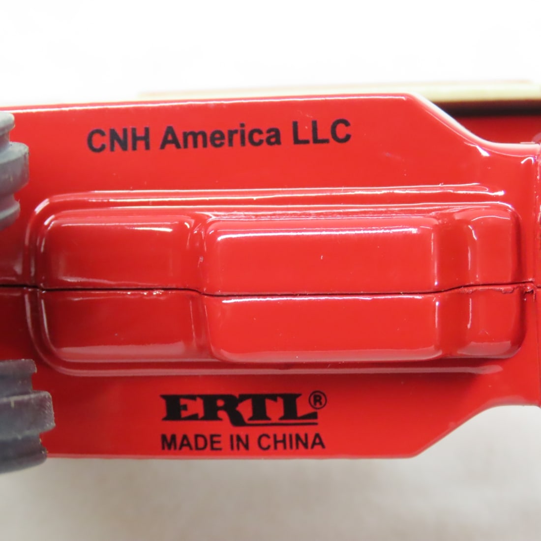ERTL Farmall 460 CNH America Tractor - 11