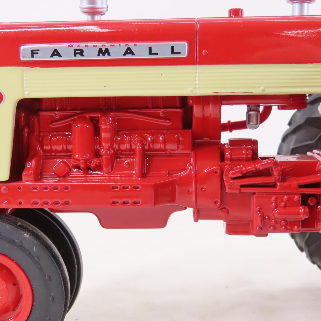 ERTL Farmall 460 CNH America Tractor - 14