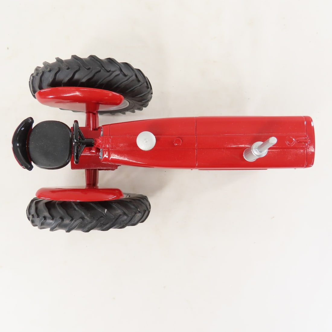 ERTL Farmall 460 CNH America Tractor - 9