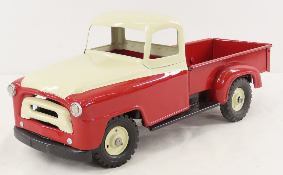 1950s Restored Tru-Scale IH Pick-up Truck: 1950s Restored Tru-Scale IH Pick-up Truck - bottom marked made in USA, 1/18 diecast, LOT SIZE: 13x5x5" 2 LBS All information and photos, which are part of the description, are intended to be as accura