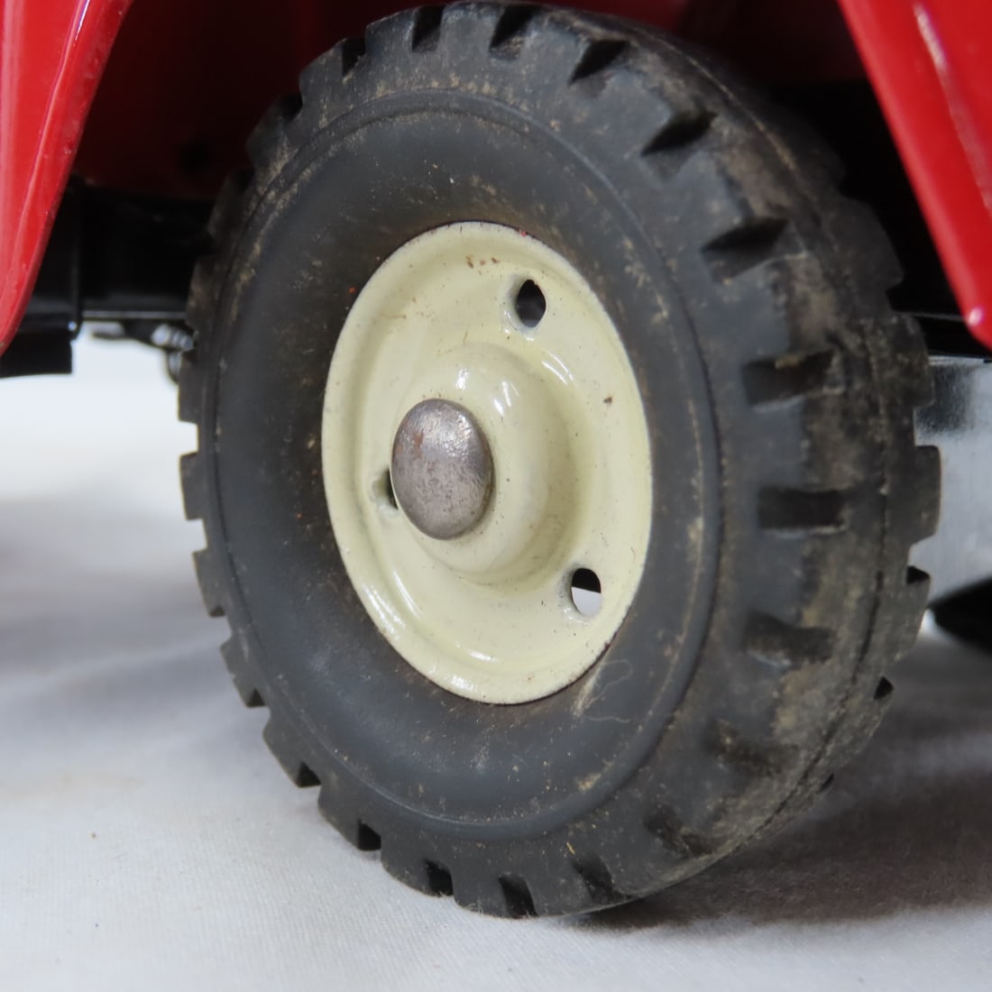 Restored 1950s Tru-Scale IH Pick-Up - 13