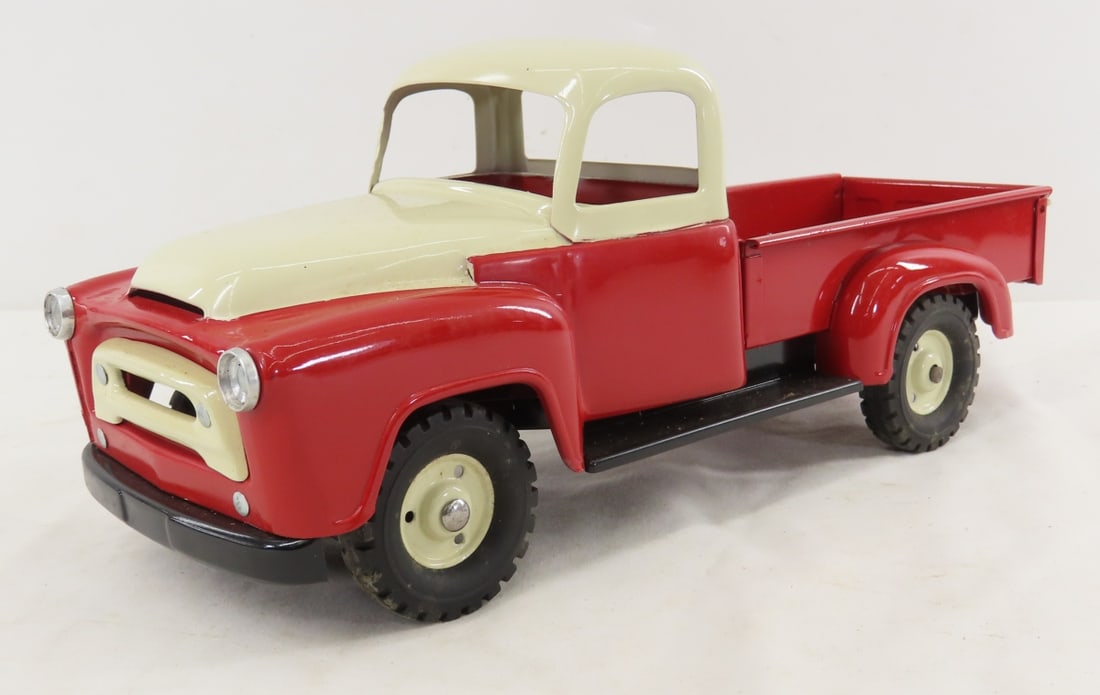 Restored 1950s Tru-Scale IH Pick-Up: Restored 1950s Tru-Scale IH Pick-Up - unmarked, 1/18 diecast, LOT SIZE: 12x4x5" 2 LBS All information and photos, which are part of the description, are intended to be as accurate as possible, but err