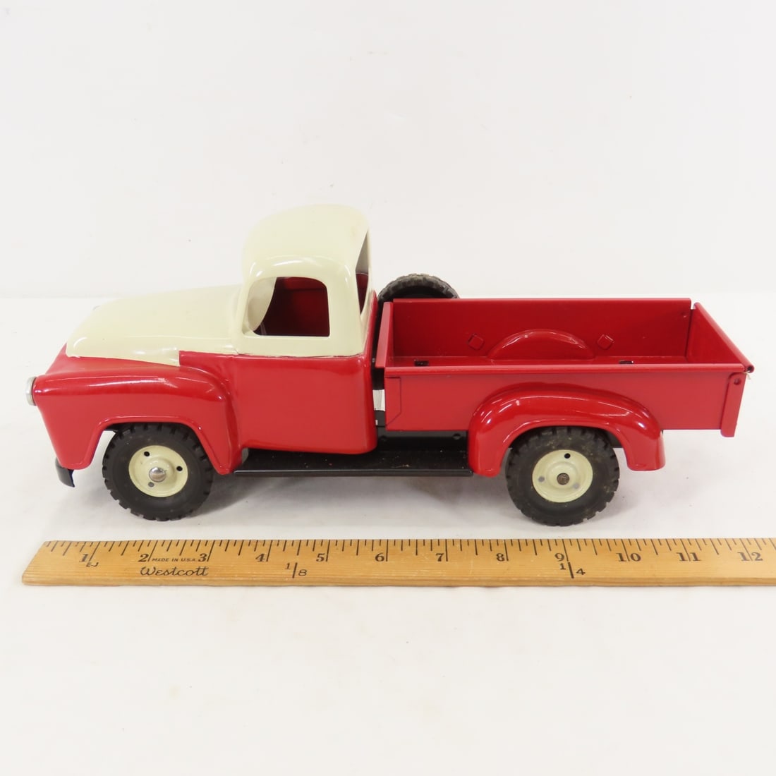 Restored 1950s Tru-Scale IH Pick-Up - 2