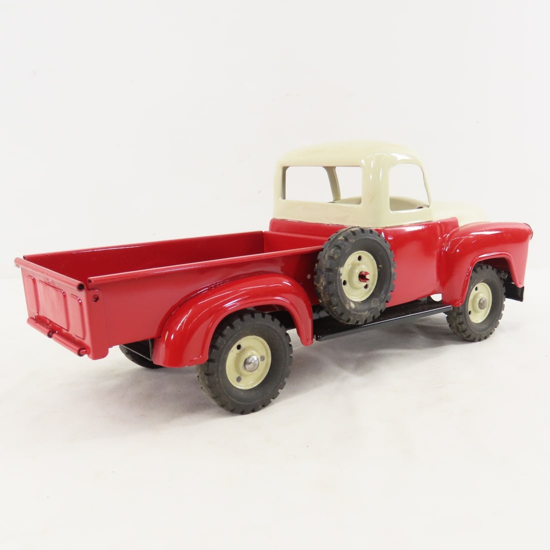 Restored 1950s Tru-Scale IH Pick-Up - 5