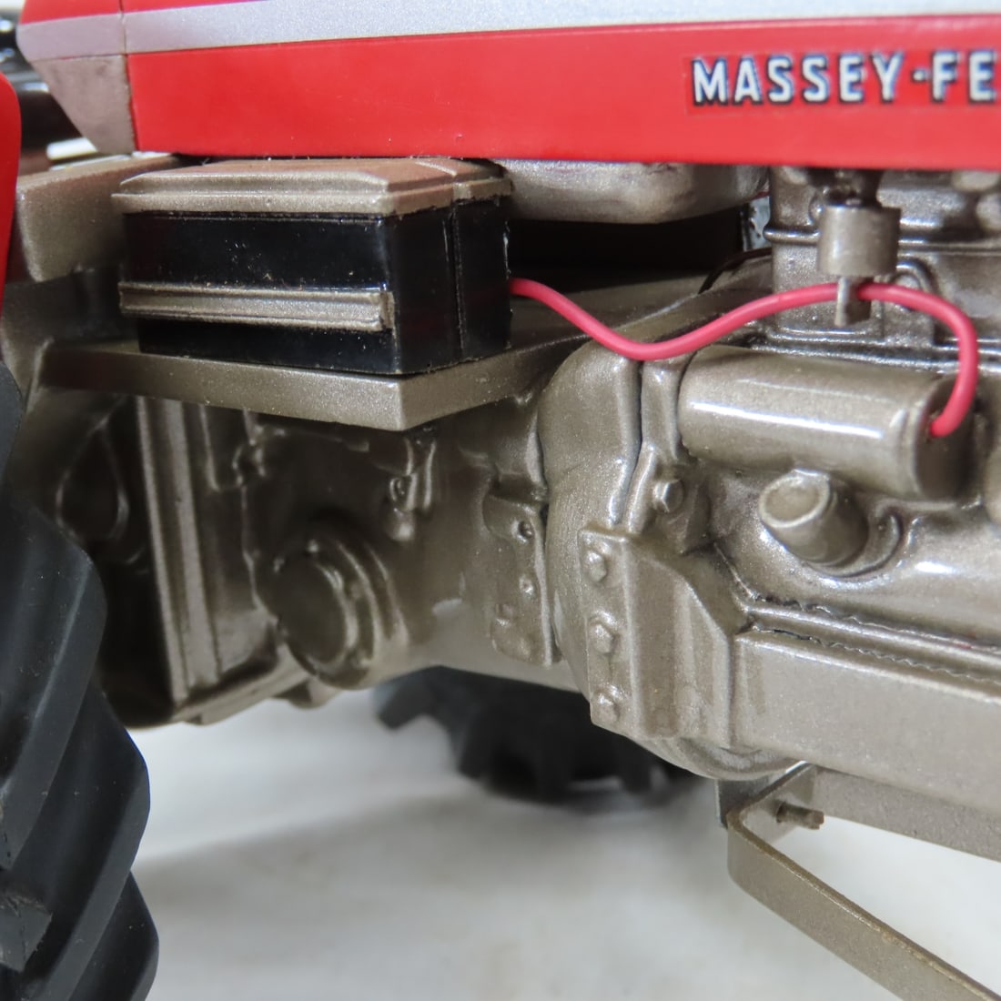 Massey-Ferguson 95 Super WF Tractor - 15