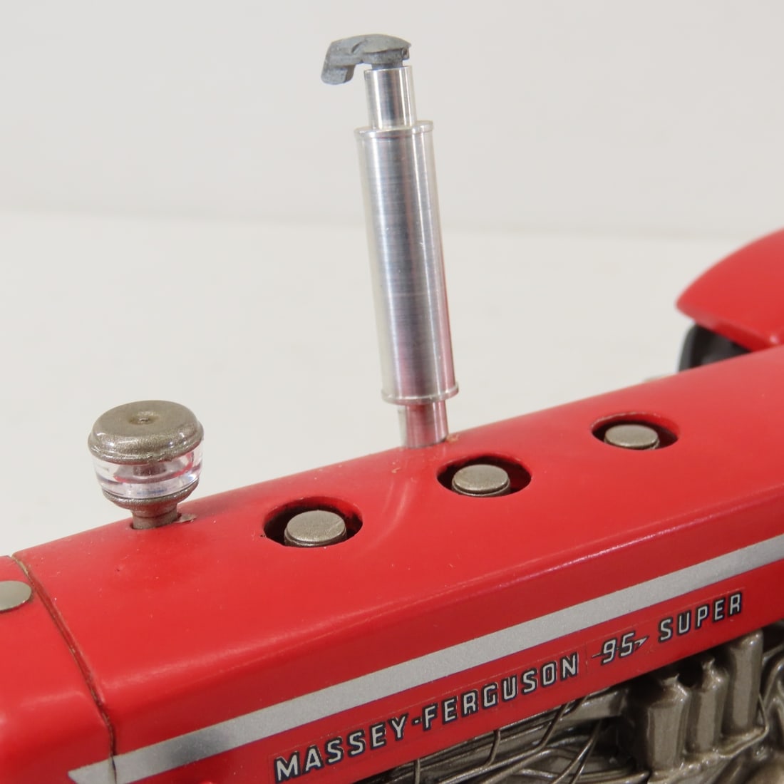 Massey-Ferguson 95 Super WF Tractor - 16