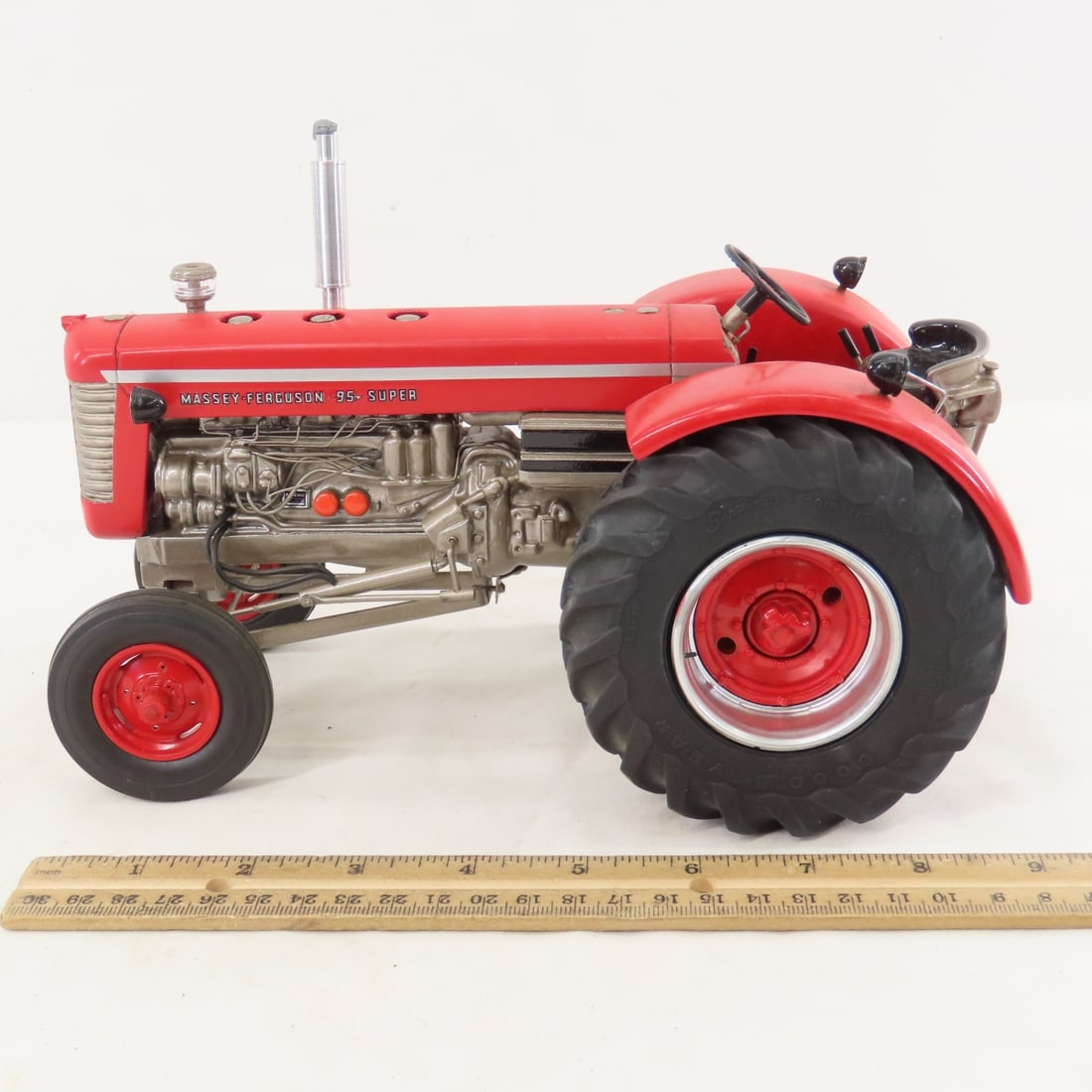 Massey-Ferguson 95 Super WF Tractor - 2