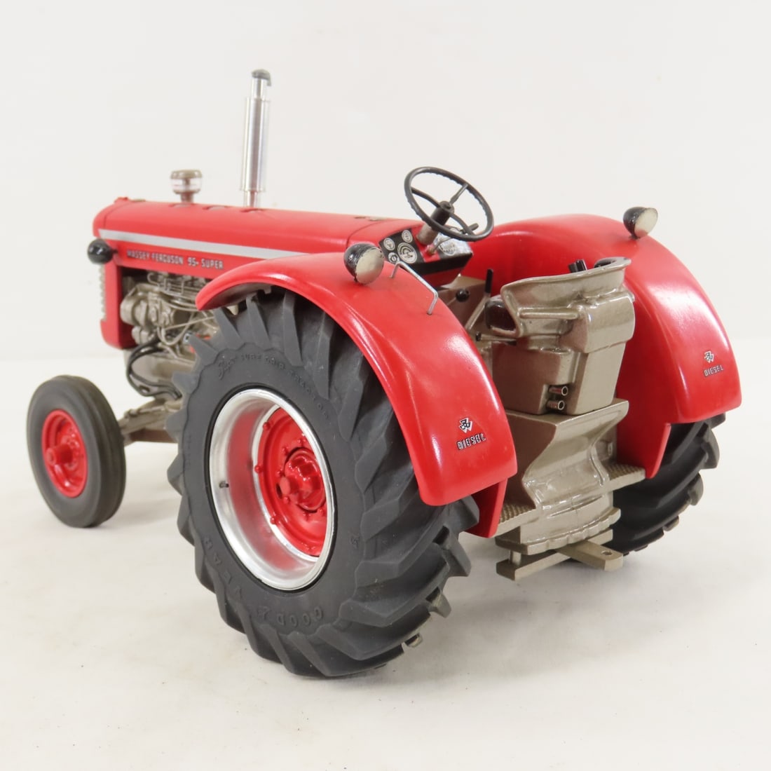 Massey-Ferguson 95 Super WF Tractor - 3