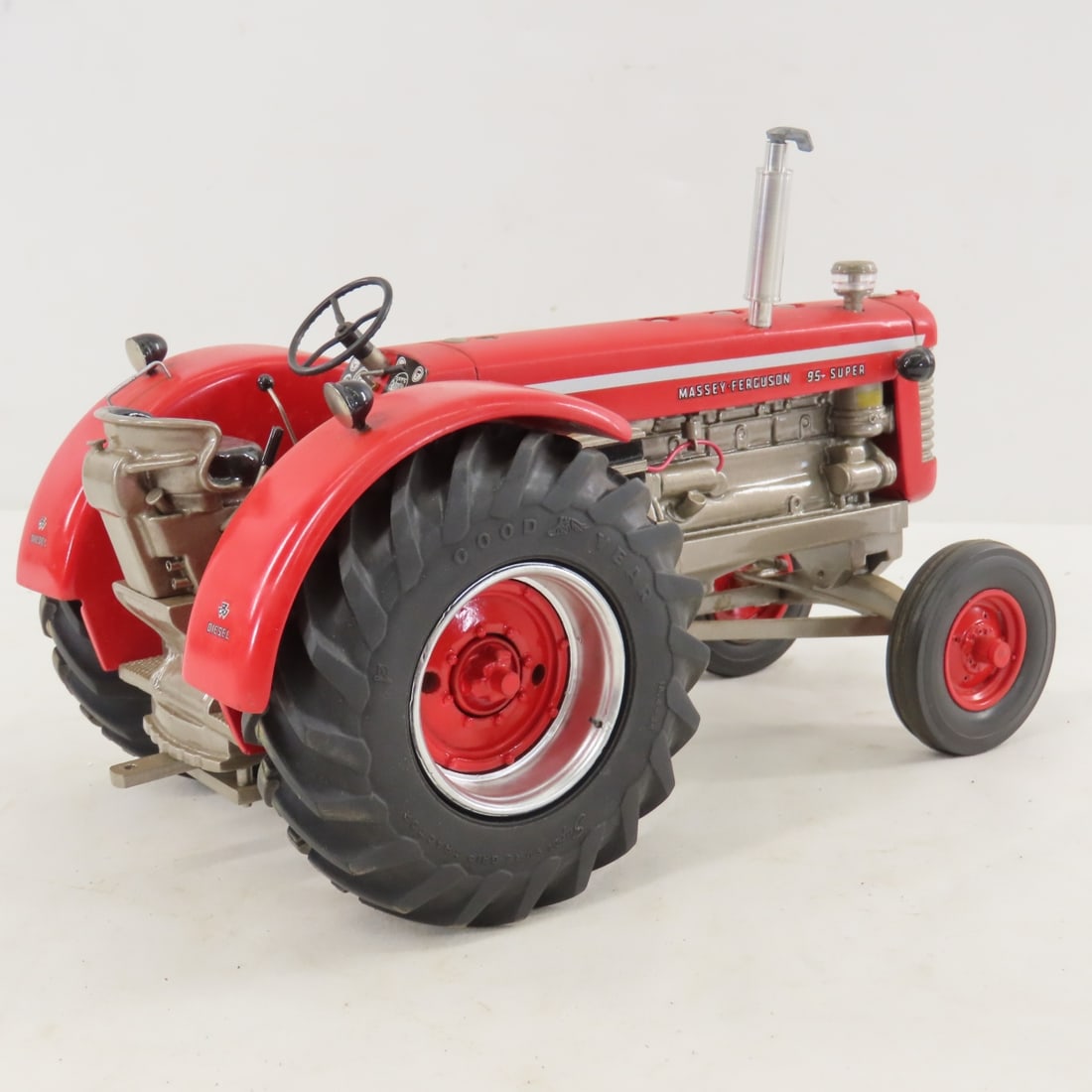 Massey-Ferguson 95 Super WF Tractor - 5
