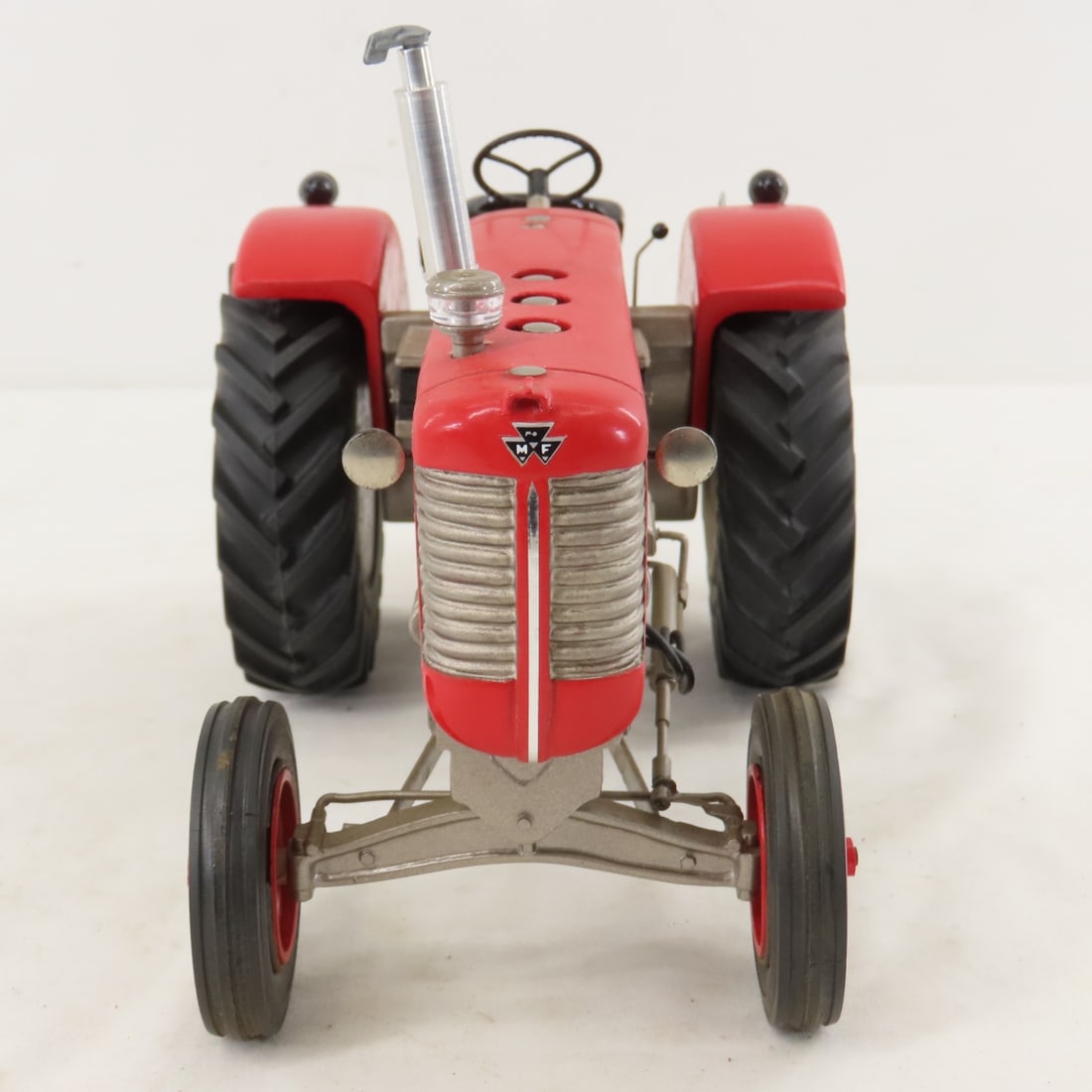 Massey-Ferguson 95 Super WF Tractor - 8