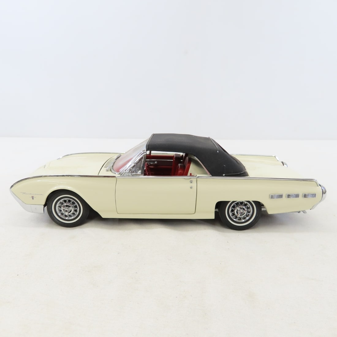 6 Danbury Mint 1/24 Diecast Cars: Thunderbird - 10
