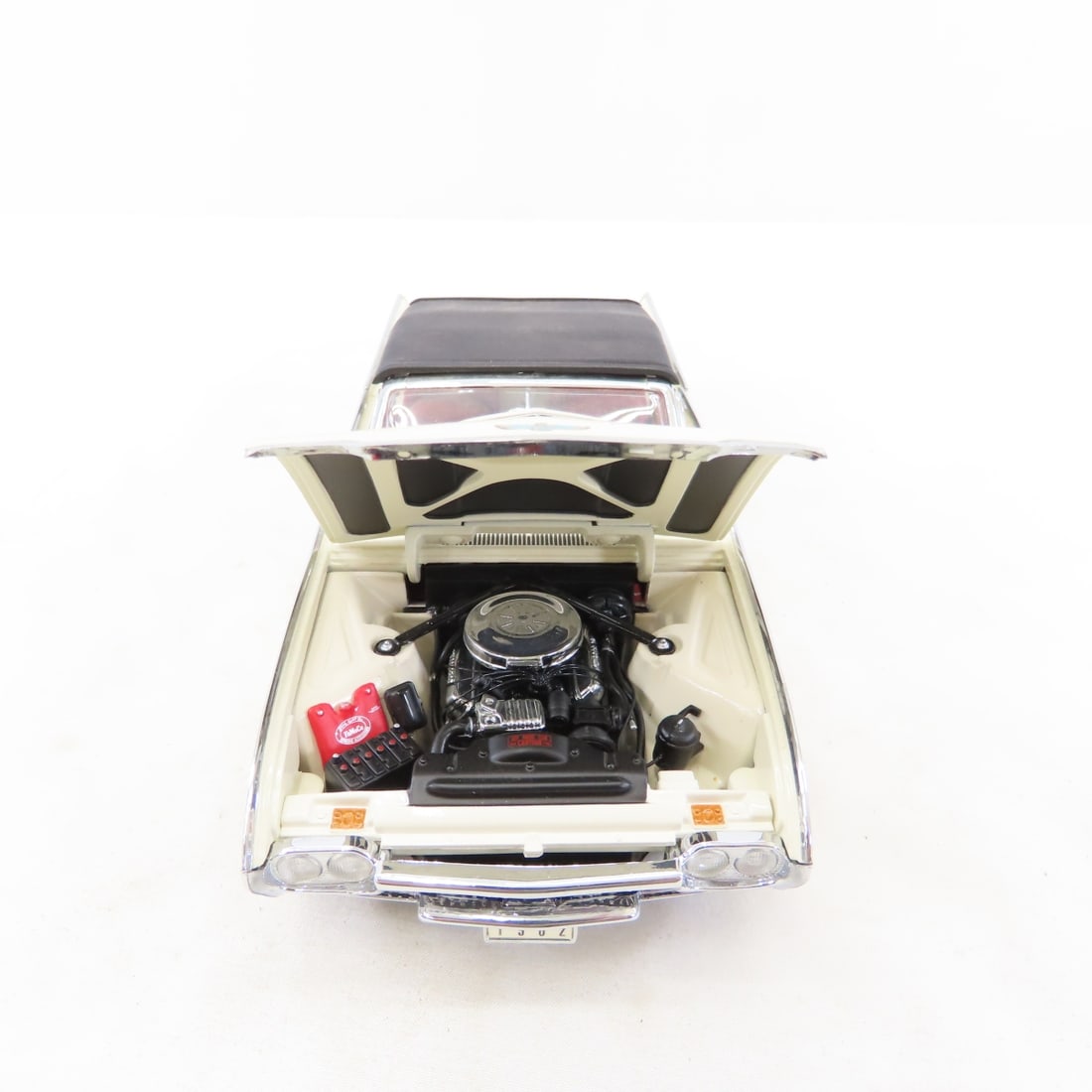 6 Danbury Mint 1/24 Diecast Cars: Thunderbird - 13