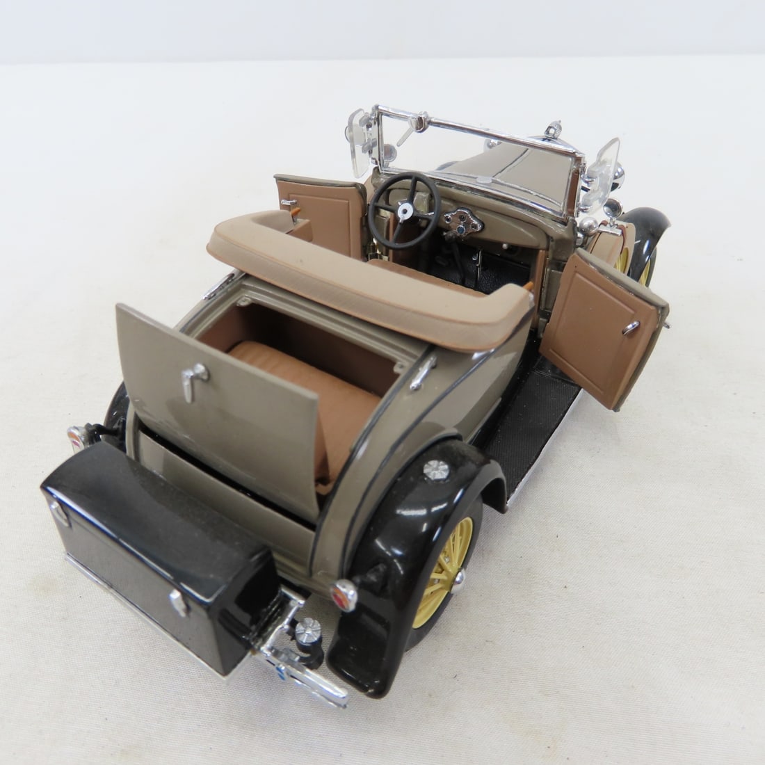 6 Danbury Mint 1/24 Diecast Cars: Thunderbird - 19