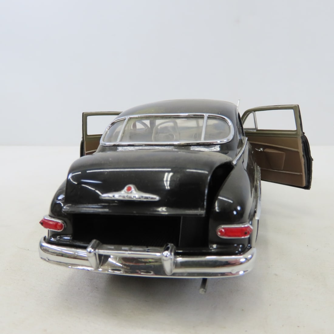 6 Danbury Mint 1/24 Diecast Cars: Thunderbird - 3