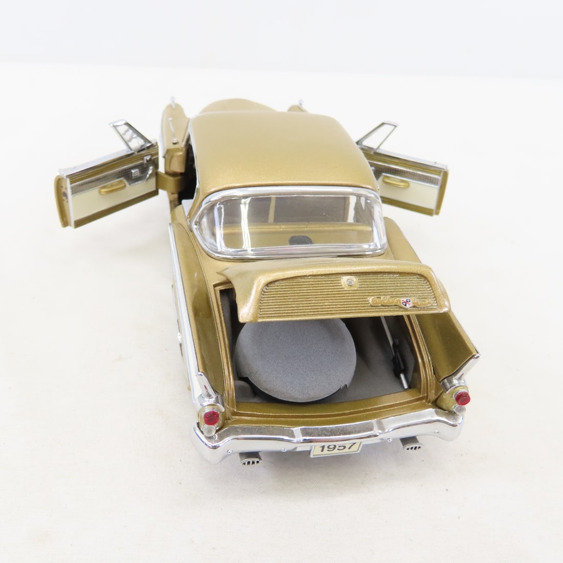 6 Danbury Mint 1/24 Diecast Cars: Thunderbird - 7
