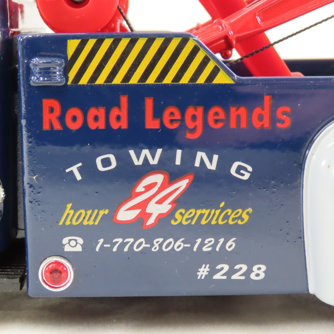 Road Legends '53 Ford F-100 Tow Truck - 14