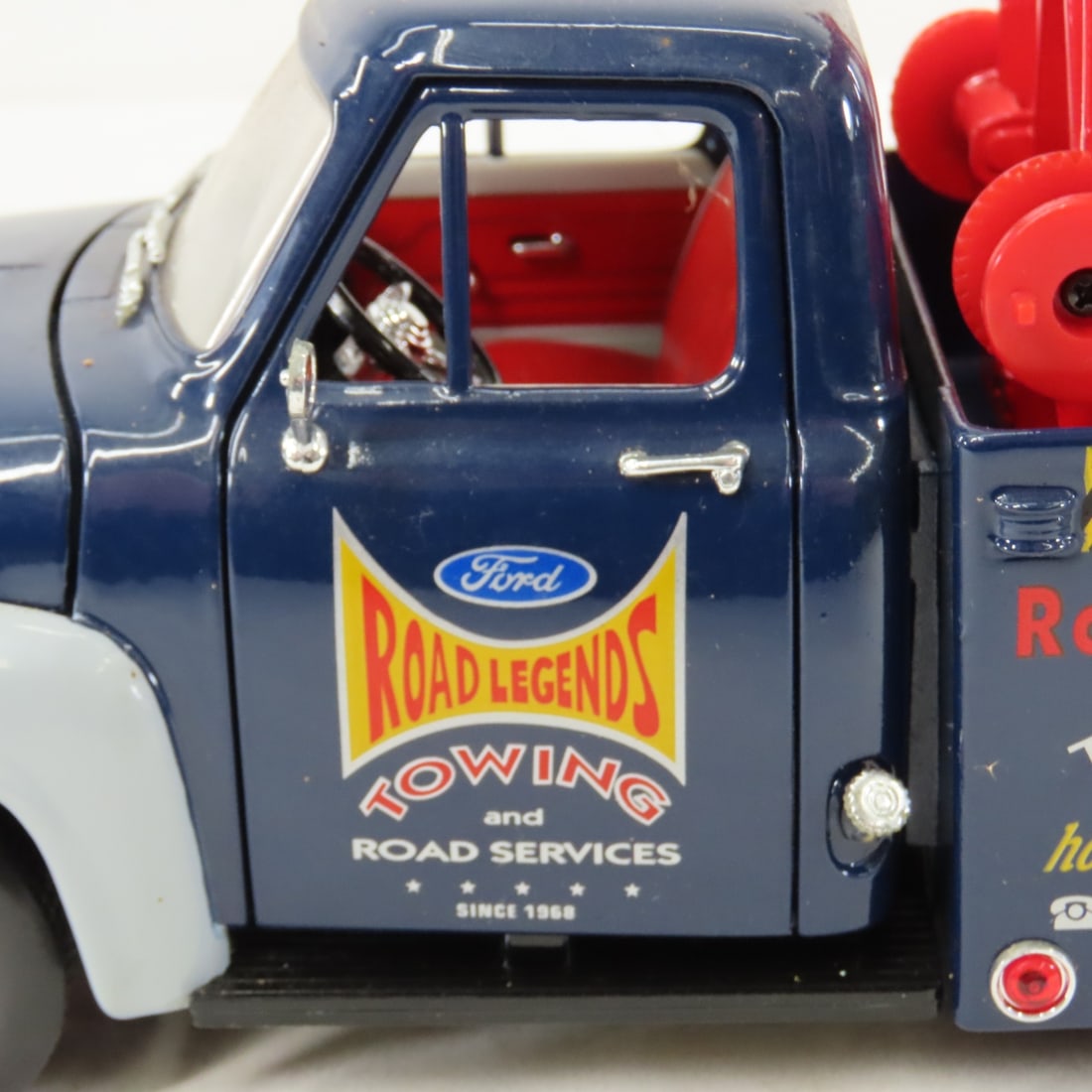 Road Legends '53 Ford F-100 Tow Truck - 15