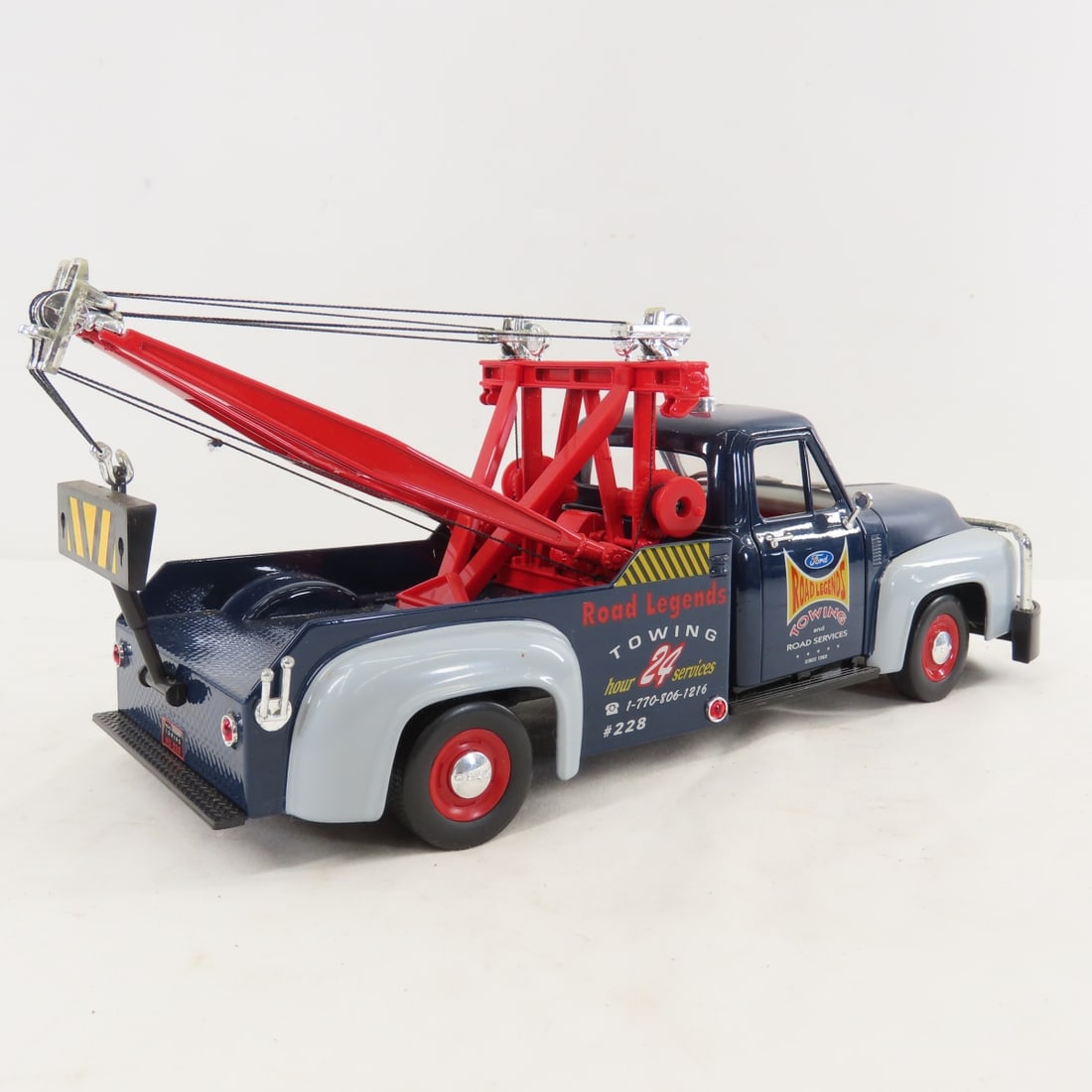 Road Legends '53 Ford F-100 Tow Truck - 5