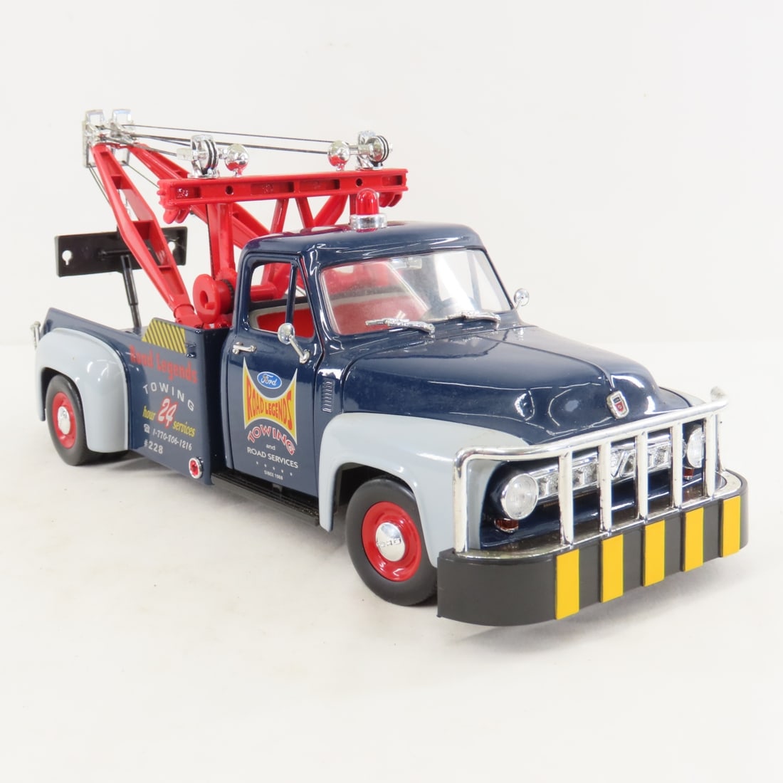Road Legends '53 Ford F-100 Tow Truck - 7