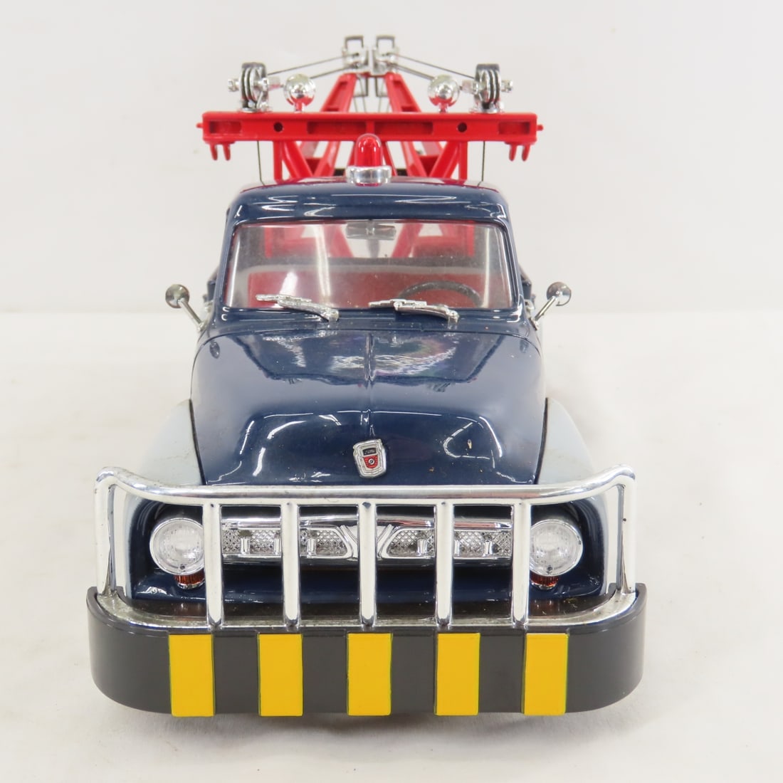 Road Legends '53 Ford F-100 Tow Truck - 8