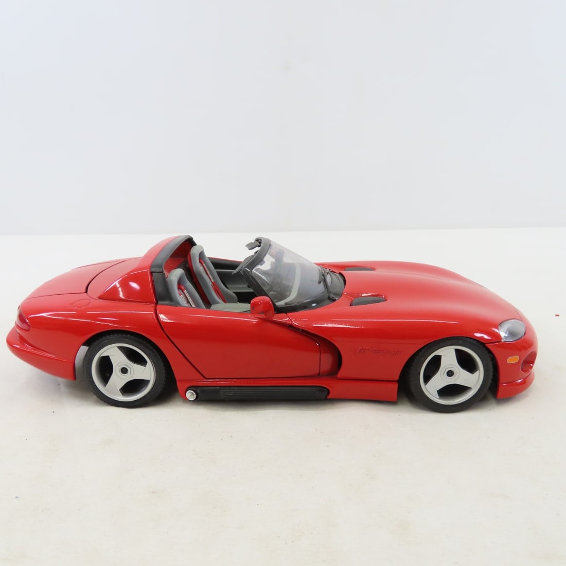3 Burago 1/18 Diecast Cars: GTO, Viper, Corvette - 12