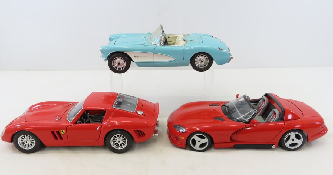 3 Burago 1/18 Diecast Cars: GTO, Viper, Corvette: 3 Burago 1/18 Diecast Cars: GTO, Viper, Corvette - 1962 Ferrari GTO, Dodge Viper, 1957 Chevrolet Corvette. LOT SIZE: 10x9x7" 5 LBS All information and photos, which are part of the description, are in