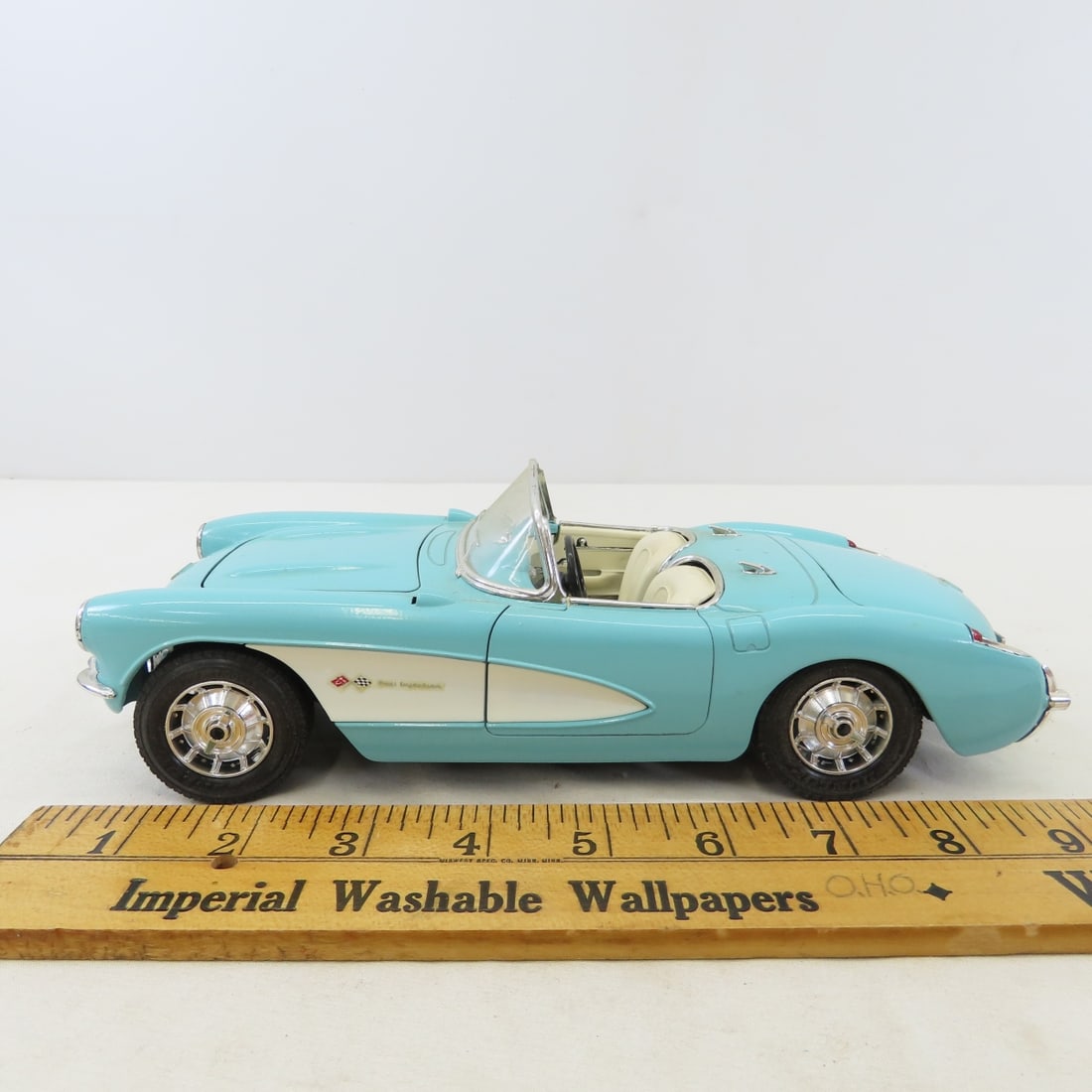 3 Burago 1/18 Diecast Cars: GTO, Viper, Corvette - 2