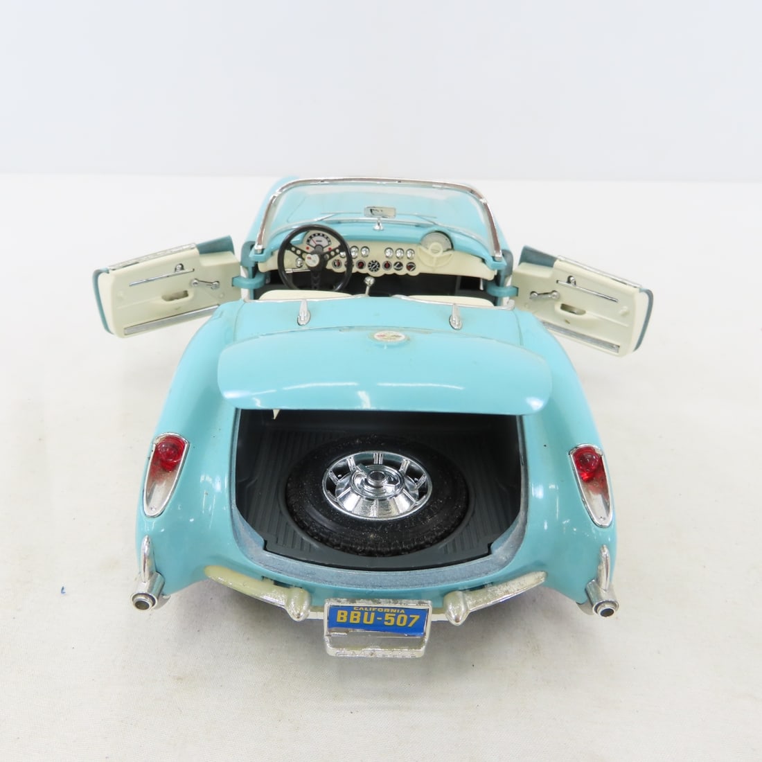 3 Burago 1/18 Diecast Cars: GTO, Viper, Corvette - 3