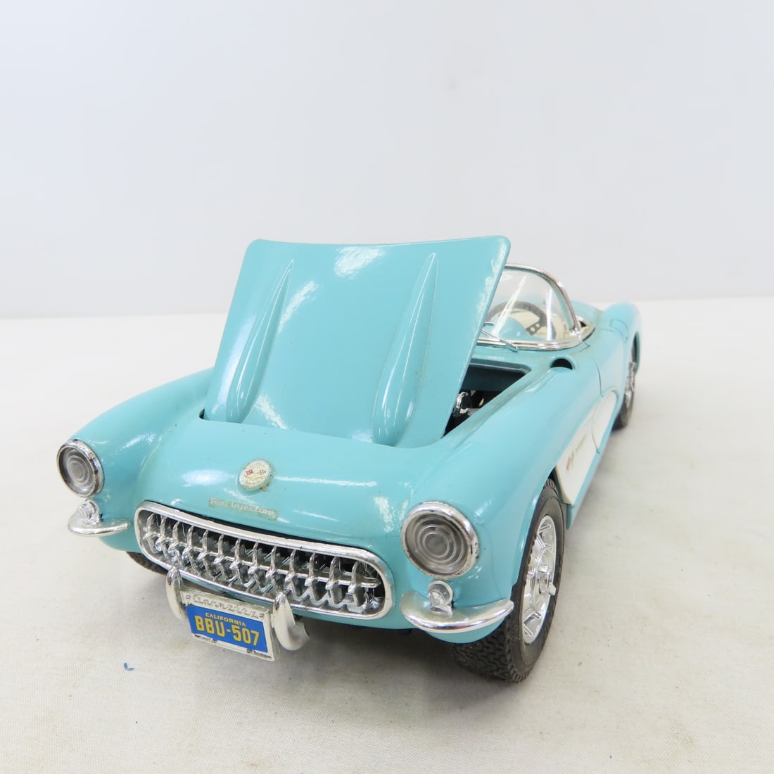 3 Burago 1/18 Diecast Cars: GTO, Viper, Corvette - 5