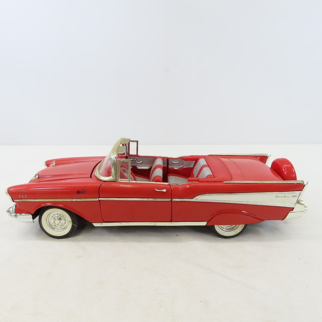 4 ERTL Diecast 1957 Chevrolet Bel Air Convertibles - 10
