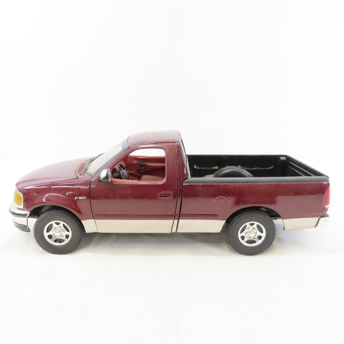 4 ERTL 1/18 Diecast Trucks: Dodge, Chevy & Ford - 11