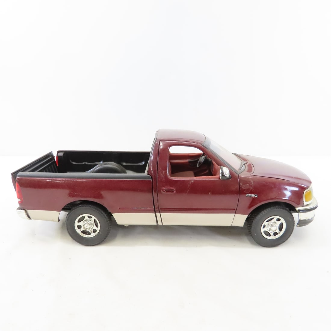 4 ERTL 1/18 Diecast Trucks: Dodge, Chevy & Ford - 13