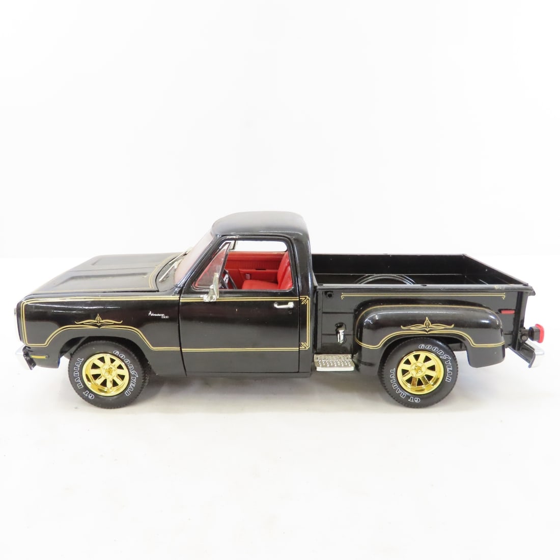 4 ERTL 1/18 Diecast Trucks: Dodge, Chevy & Ford - 15