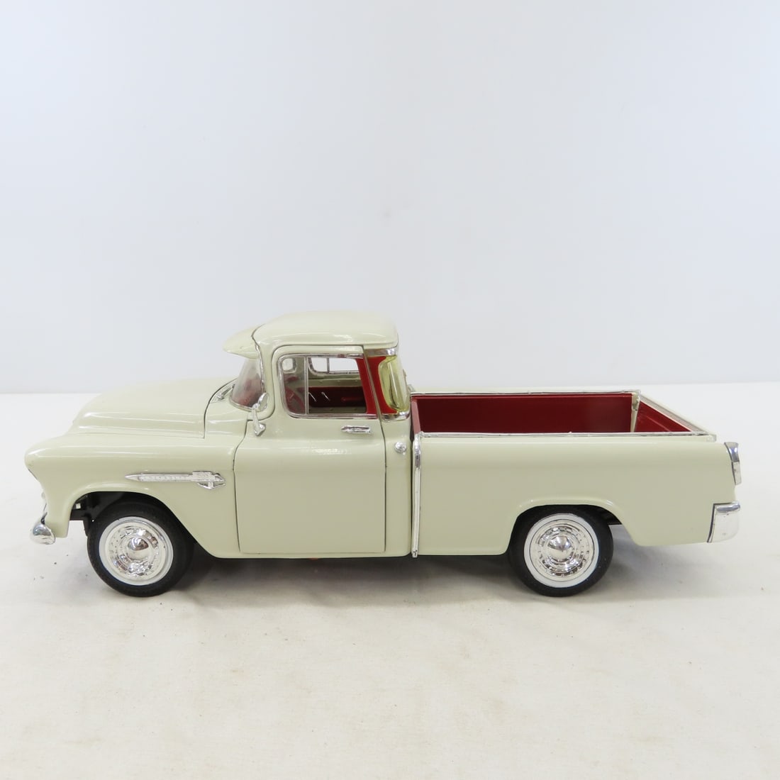 4 ERTL 1/18 Diecast Trucks: Dodge, Chevy & Ford - 6
