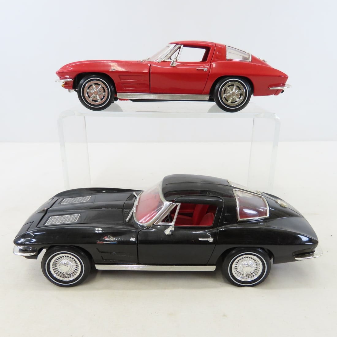 5 ERTL 1/18 Diecast Cars: Corvette, Mercedes Benz - 14