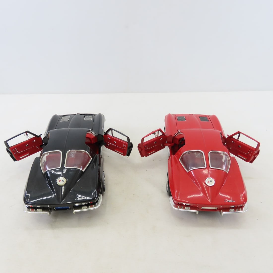 5 ERTL 1/18 Diecast Cars: Corvette, Mercedes Benz - 15