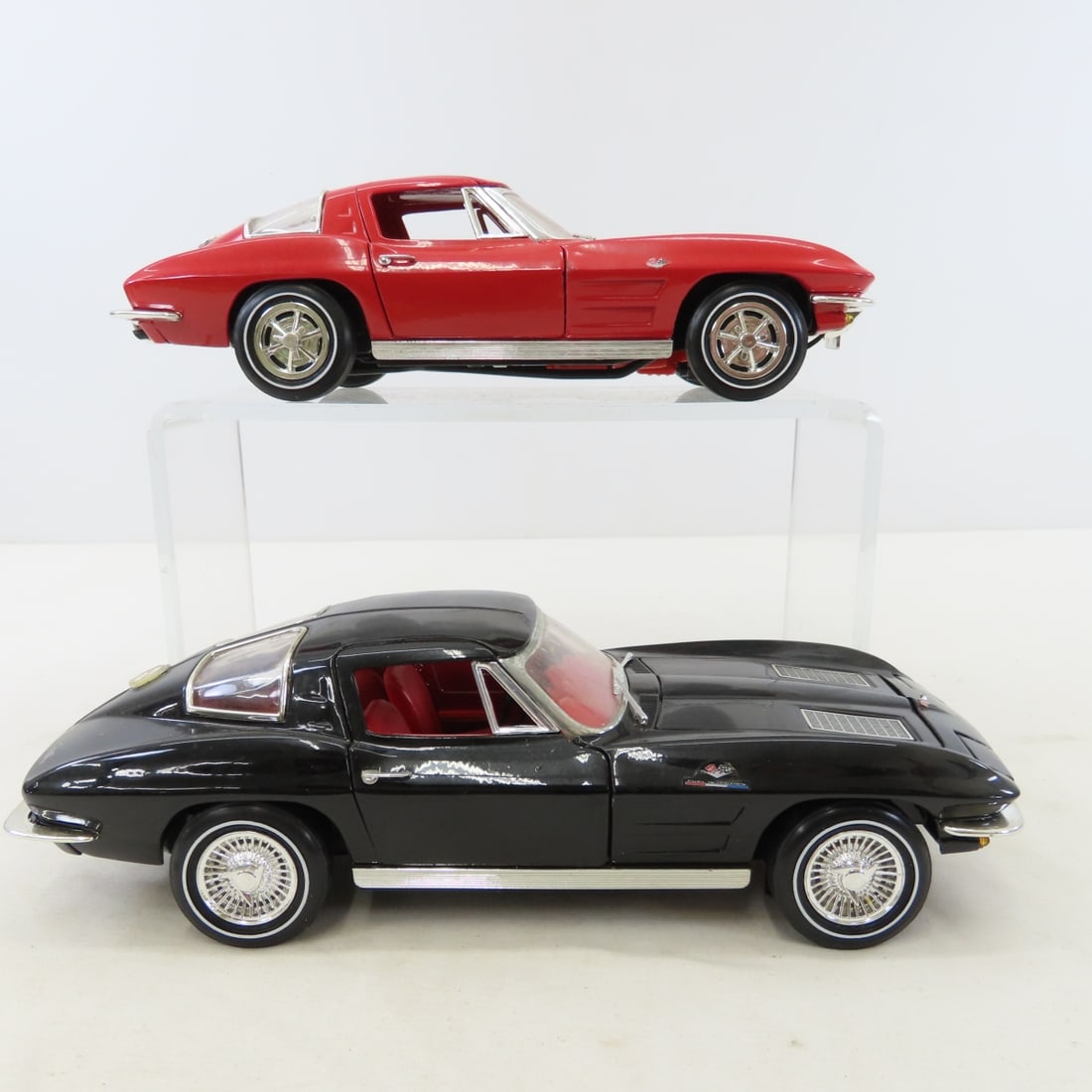 5 ERTL 1/18 Diecast Cars: Corvette, Mercedes Benz - 16