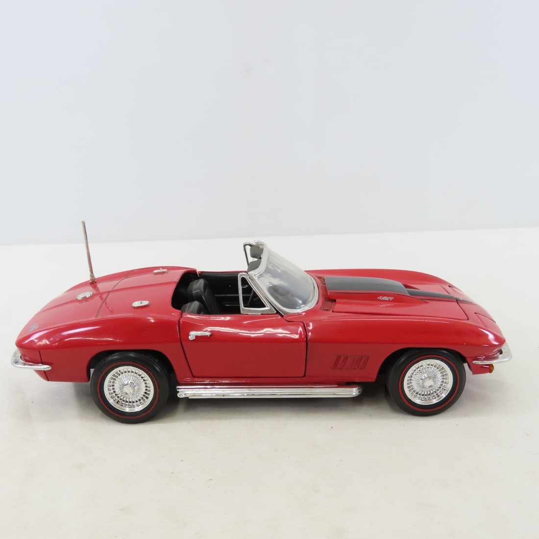 5 ERTL 1/18 Diecast Cars: Corvette, Mercedes Benz - 4