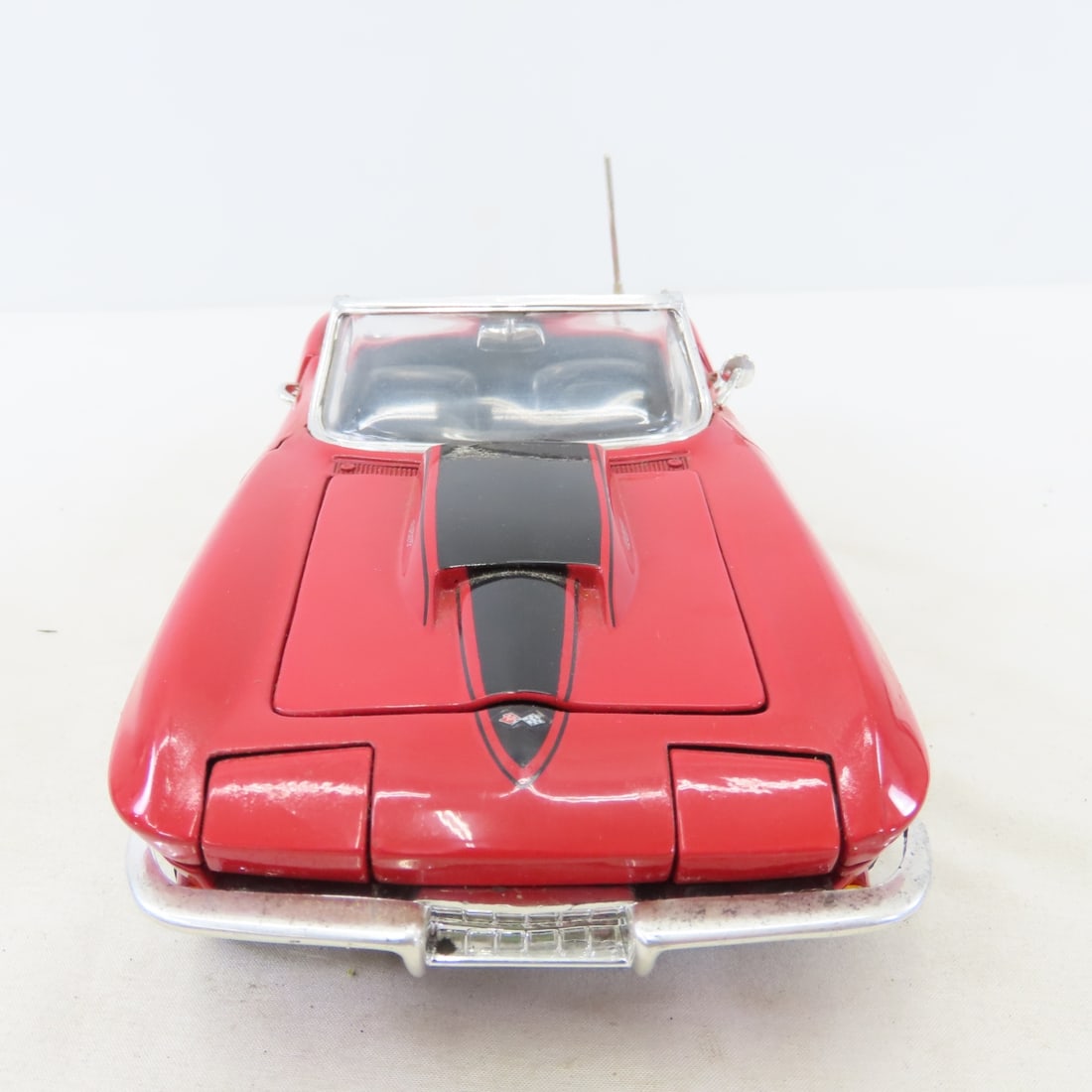 5 ERTL 1/18 Diecast Cars: Corvette, Mercedes Benz - 5