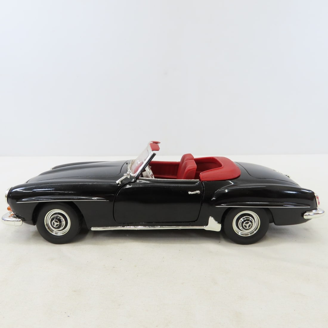 5 ERTL 1/18 Diecast Cars: Corvette, Mercedes Benz - 6