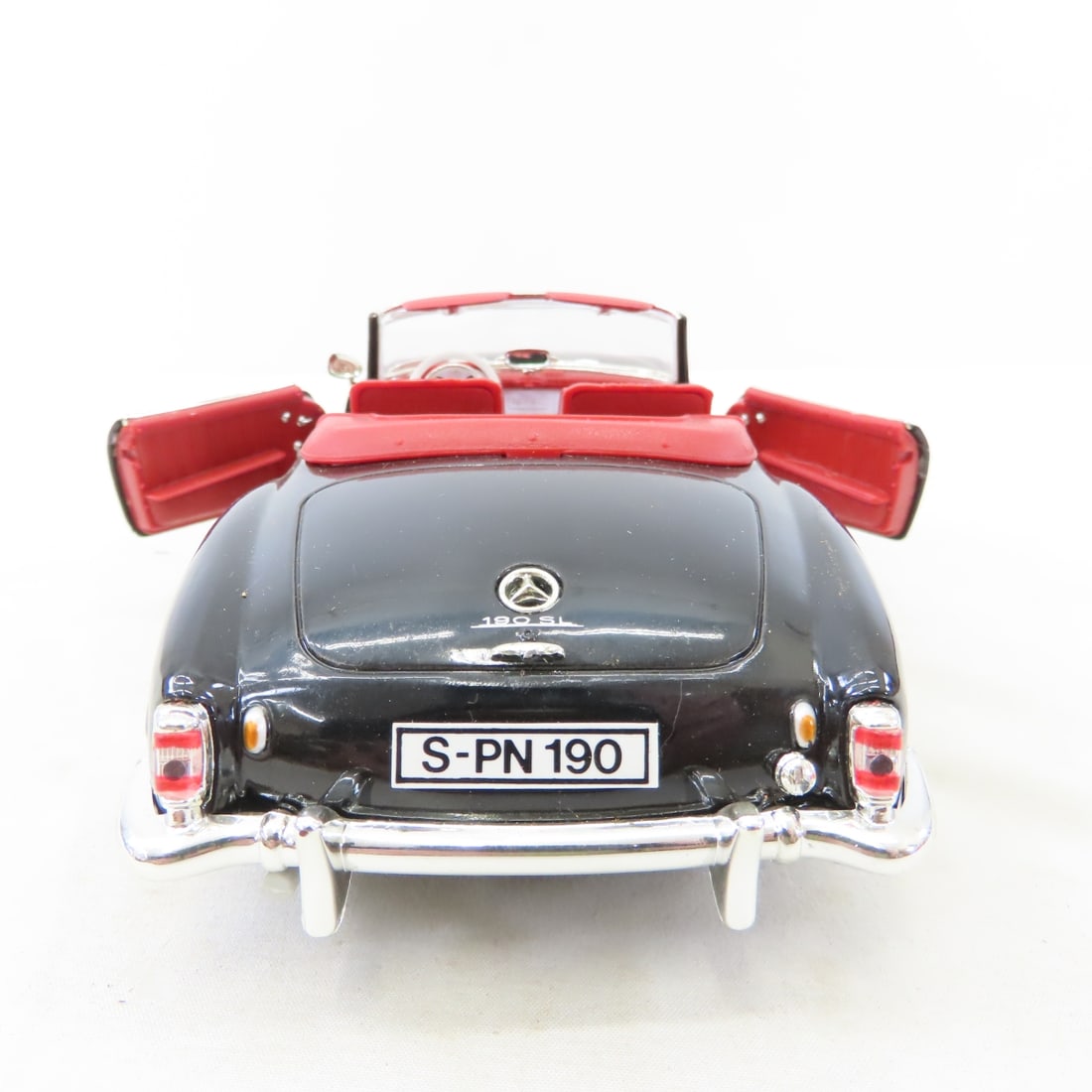 5 ERTL 1/18 Diecast Cars: Corvette, Mercedes Benz - 7