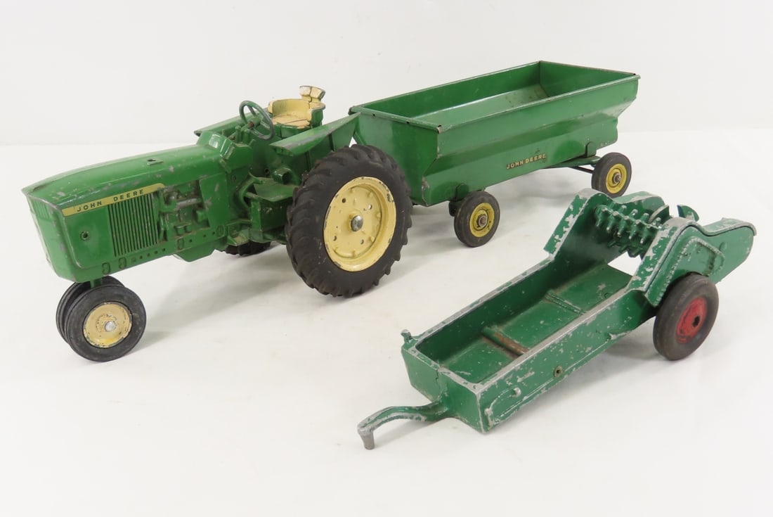 John Deere Tractor & Wagon with Oliver Spreader (1 of 19)
