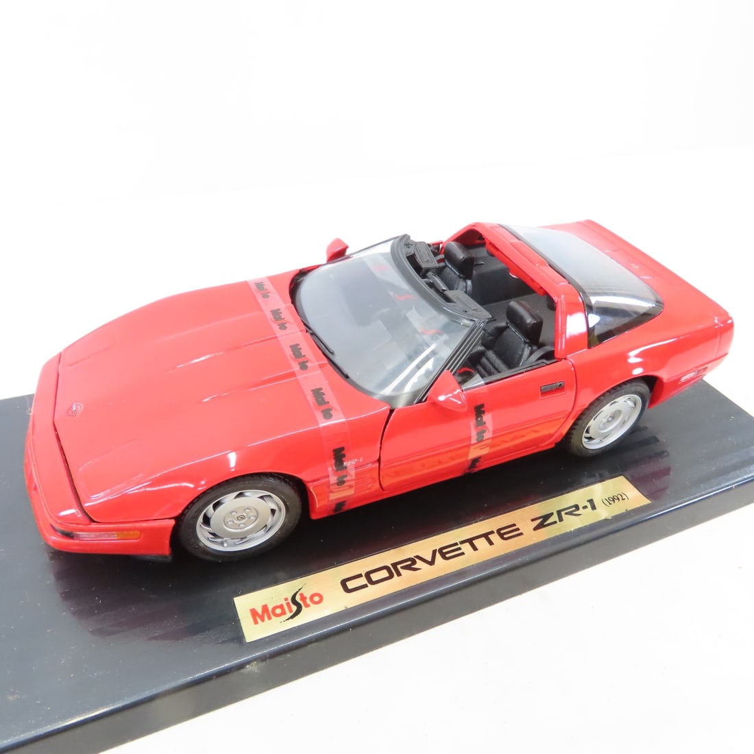 3 Maisto 1/18 Diecast Cars in Boxes - 6