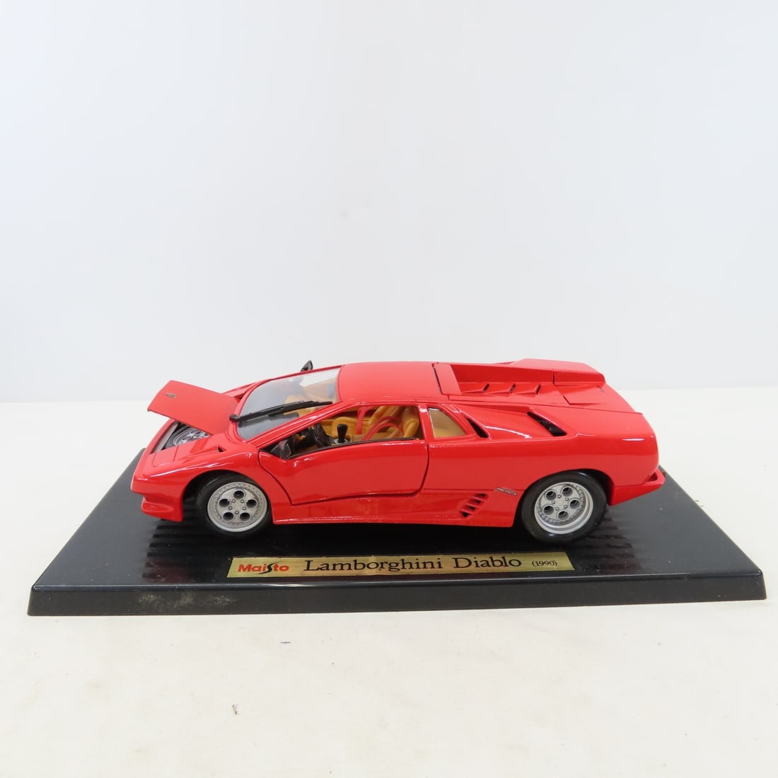 3 Maisto 1/18 Diecast Cars in Boxes - 7