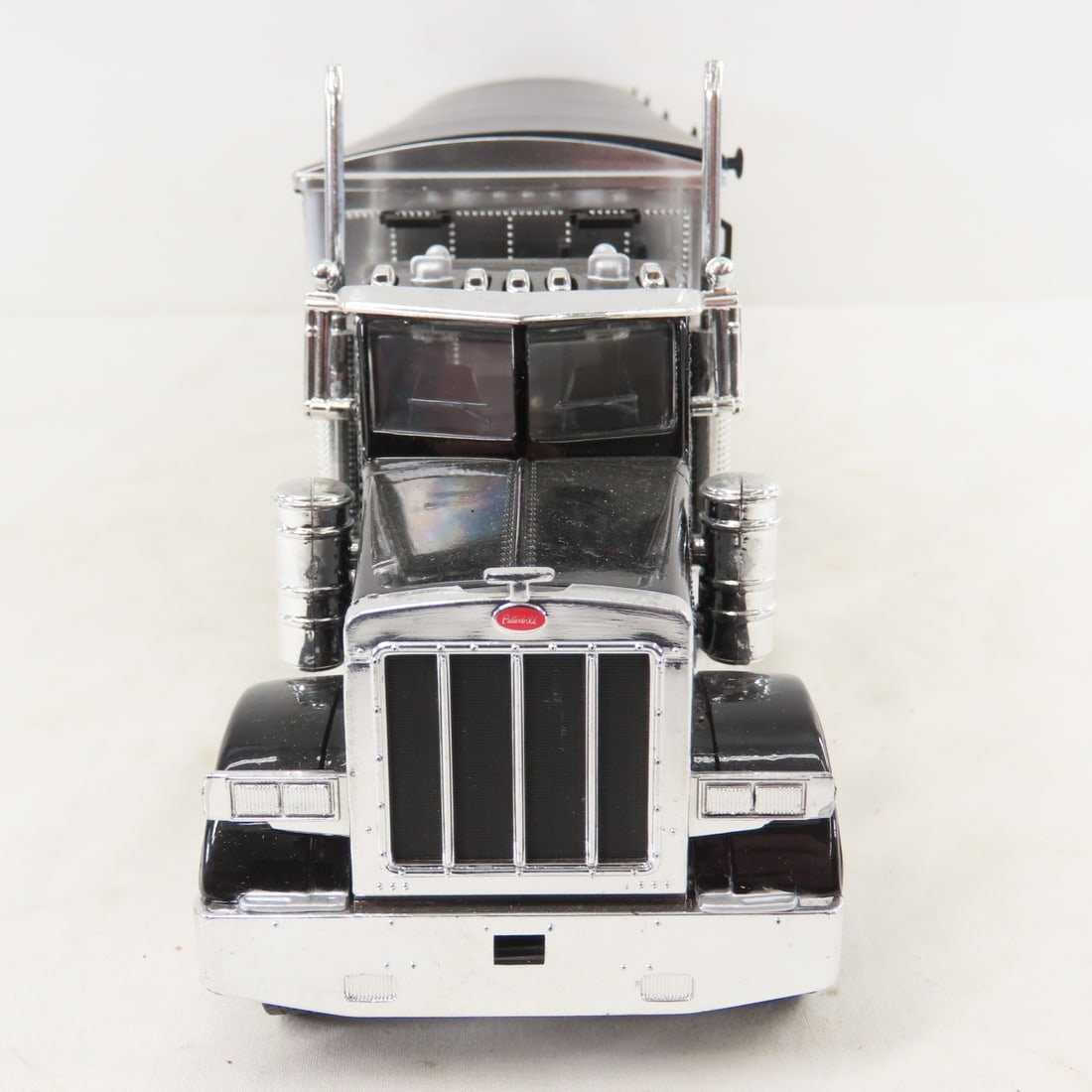 New Ray Peterbilt & Kenworth Tractors & Trailers - 19